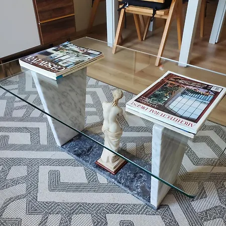 - Steps From The Appartement