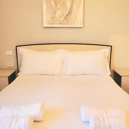 아파트 - Steps From The Sarandë