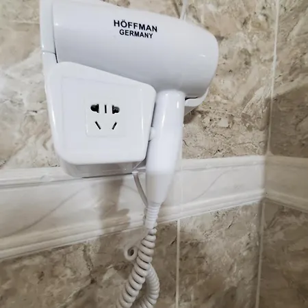 - Steps From The 아파트