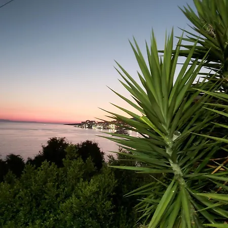 Apartamento - Steps From The