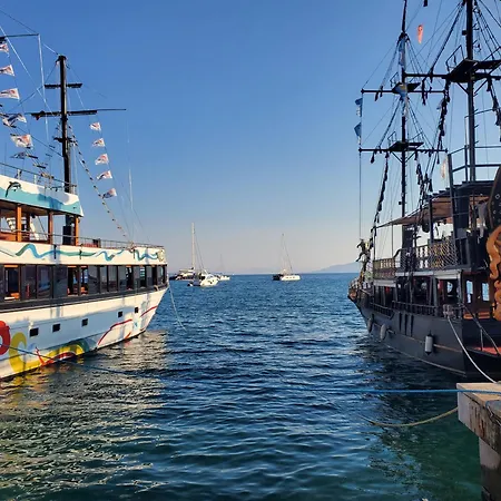 - Steps From The Apartamento *