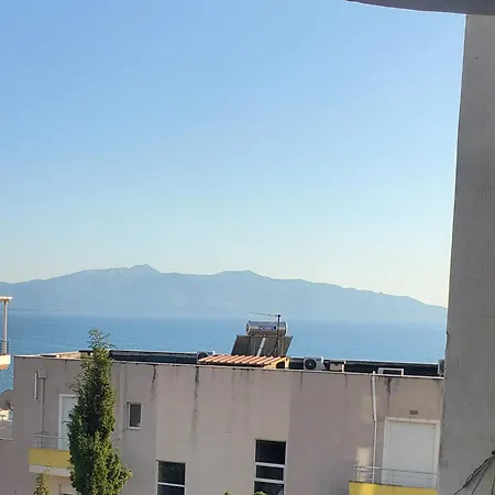 - Steps From The Appartement