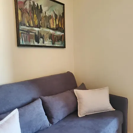 - Steps From The * Sarande