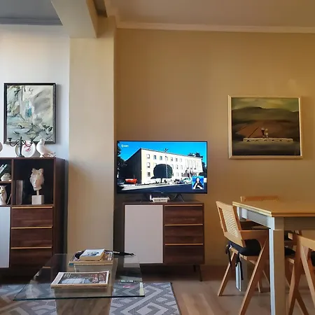 Apartamento - Steps From The *