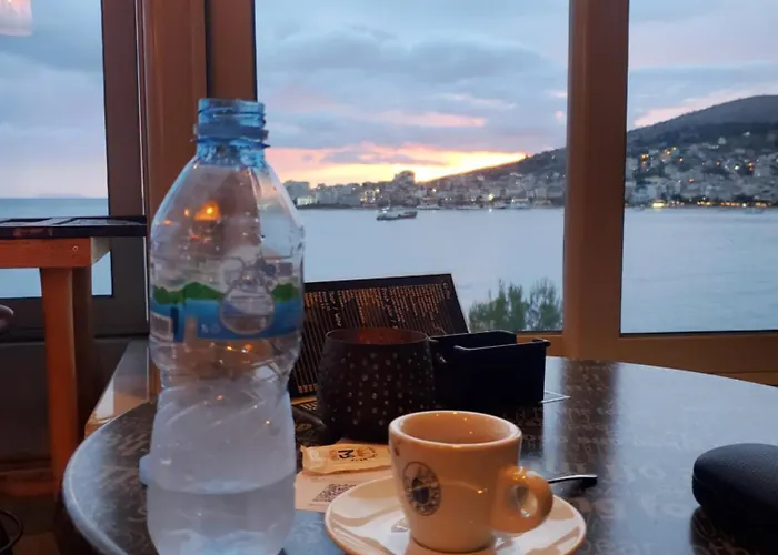 Apartamento - Steps From The