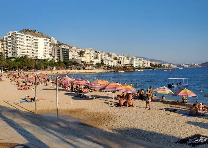 Apartamento - Steps From The